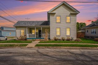 201 S Oak Street, Buchanan, MI 49107