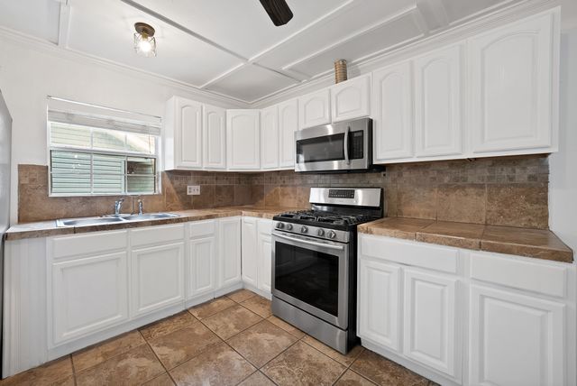 2117 Grace Avenue, Fort Worth, TX 76111