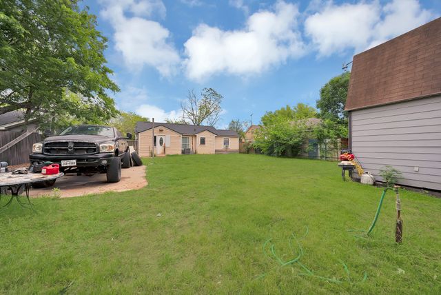 2117 Grace Avenue, Fort Worth, TX 76111