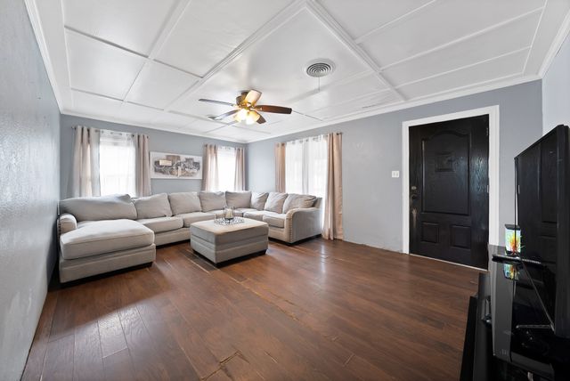 2117 Grace Avenue, Fort Worth, TX 76111