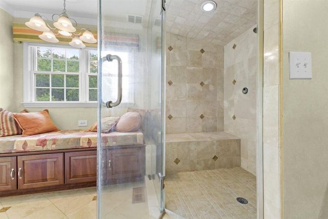 5975 Landview DR, Roanoke, VA 24018