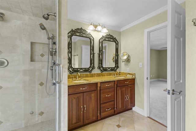 5975 Landview DR, Roanoke, VA 24018