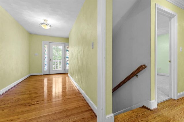 5975 Landview DR, Roanoke, VA 24018