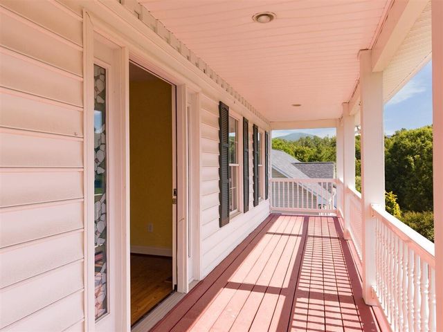 5975 Landview DR, Roanoke, VA 24018