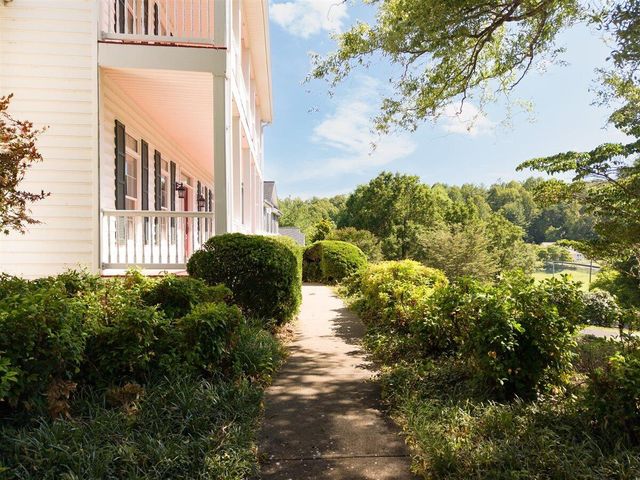 5975 Landview DR, Roanoke, VA 24018
