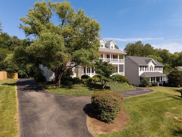 5975 Landview DR, Roanoke, VA 24018