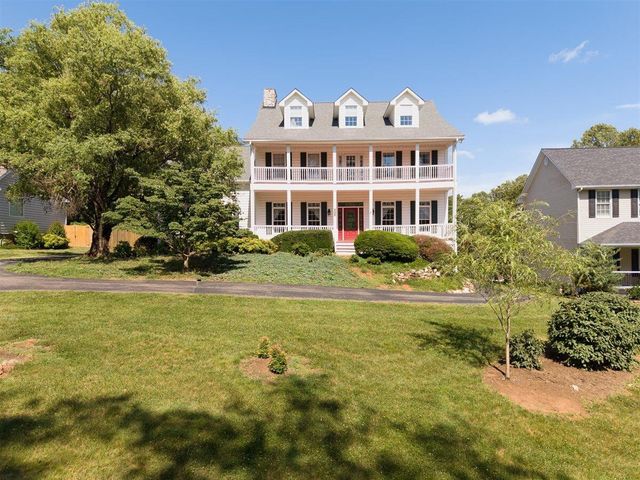 5975 Landview DR, Roanoke, VA 24018