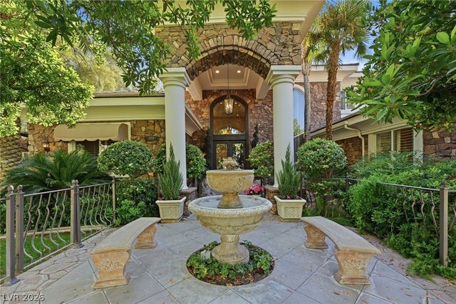 2009 Redbird Drive, Las Vegas, NV 89134