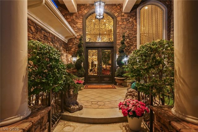 2009 Redbird Drive, Las Vegas, NV 89134