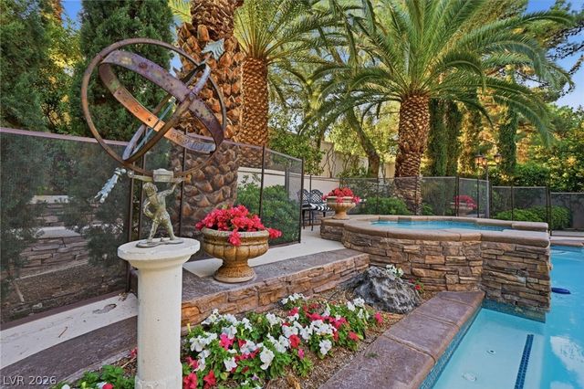 2009 Redbird Drive, Las Vegas, NV 89134