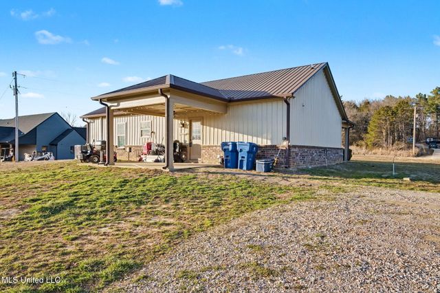 14999 Fairview Road, Byhalia, MS 38611