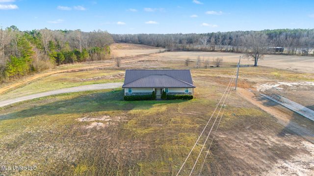 14999 Fairview Road, Byhalia, MS 38611