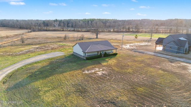 14999 Fairview Road, Byhalia, MS 38611