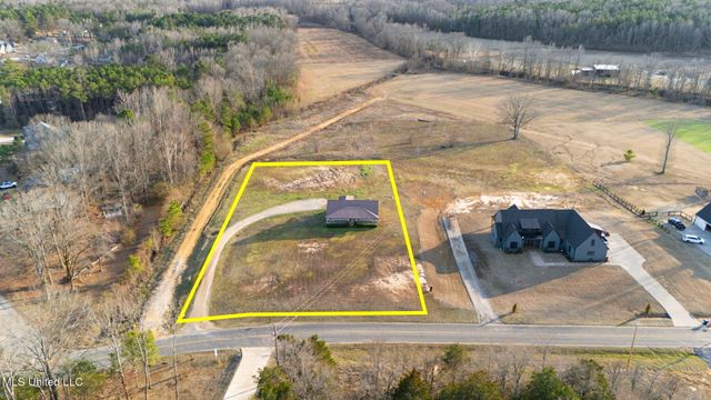 14999 Fairview Road, Byhalia, MS 38611