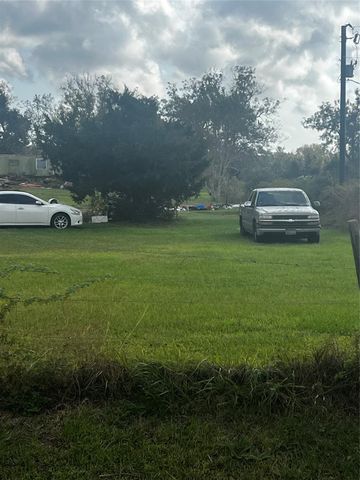 350 County Road 273, Bay City, TX 77414