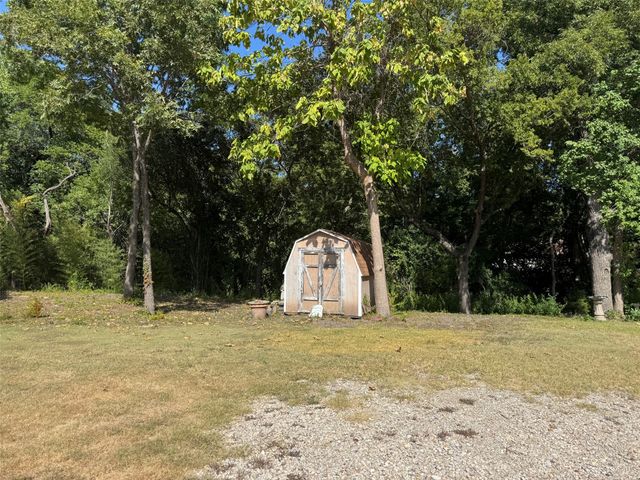 1620 N Houston School Road, Lancaster, TX 75134