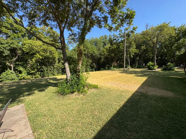 1620 N Houston School Road, Lancaster, TX 75134