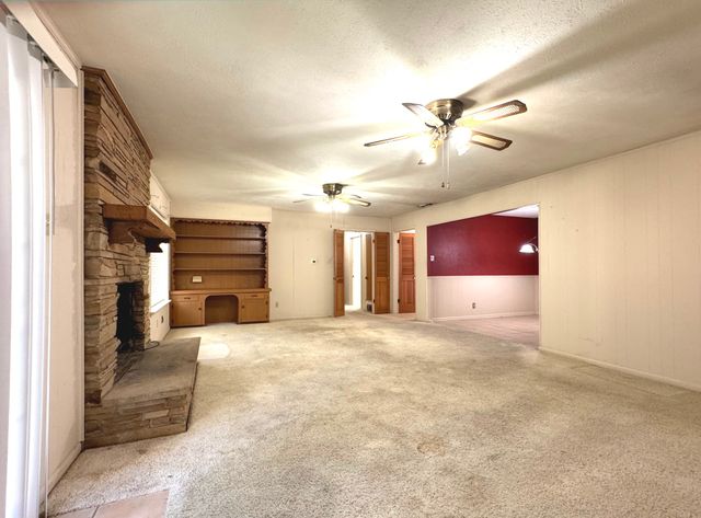 1620 N Houston School Road, Lancaster, TX 75134