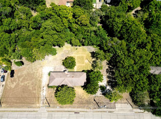 1620 N Houston School Road, Lancaster, TX 75134
