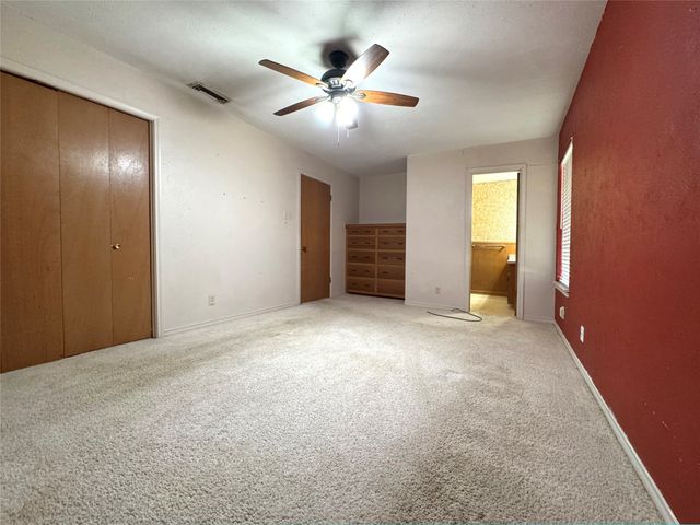 1620 N Houston School Road, Lancaster, TX 75134
