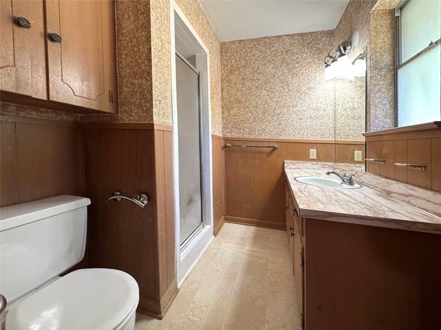 1620 N Houston School Road, Lancaster, TX 75134