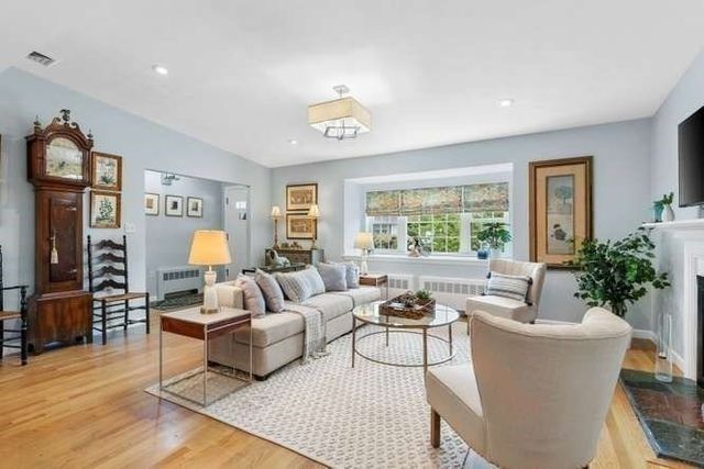 11 Countryside Lane, Marblehead, AE 09145