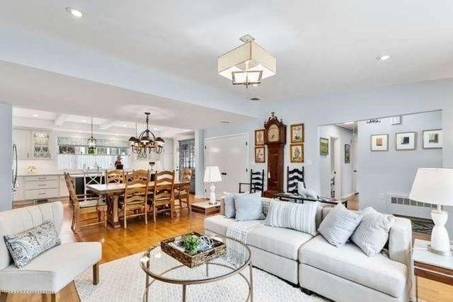 11 Countryside Lane, Marblehead, AE 09145