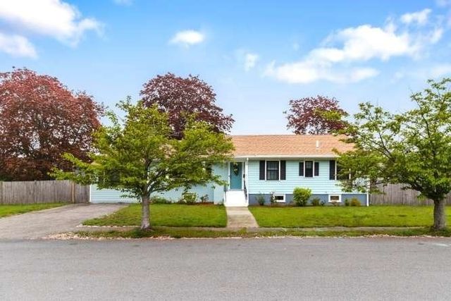 11 Countryside Lane, Marblehead, AE 09145