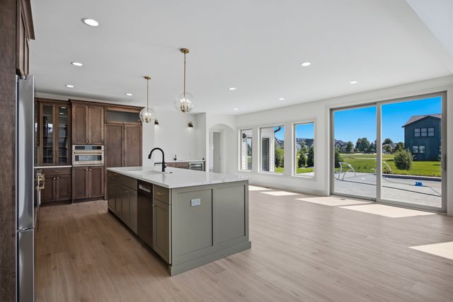 1033 Emerald Drive, Naperville, IL 60540