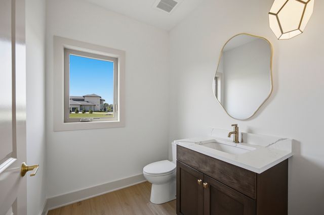 1033 Emerald Drive, Naperville, IL 60540