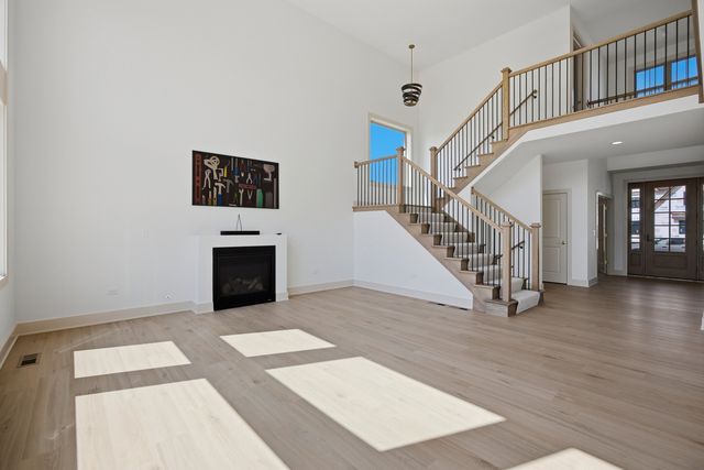 1033 Emerald Drive, Naperville, IL 60540