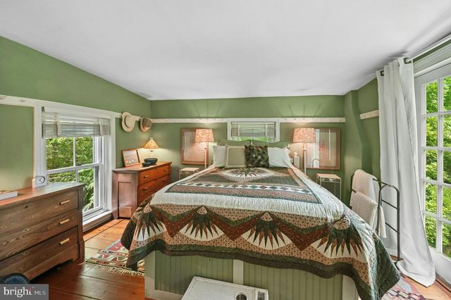 1867 OLD MILL RD, Bethlehem, PA 18015