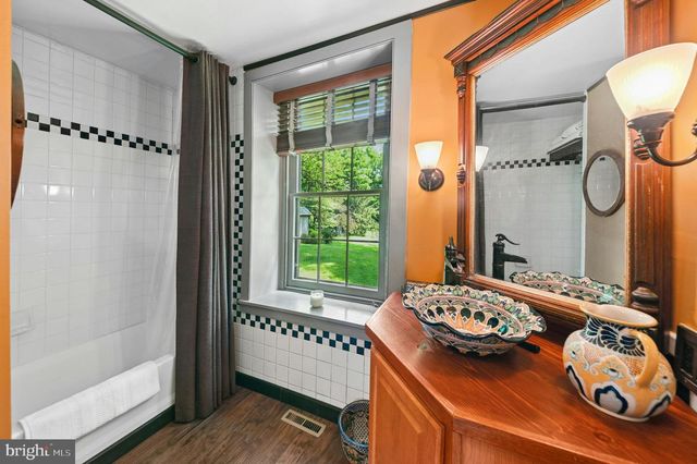 1867 OLD MILL RD, Bethlehem, PA 18015