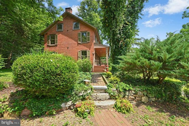 1867 OLD MILL RD, Bethlehem, PA 18015