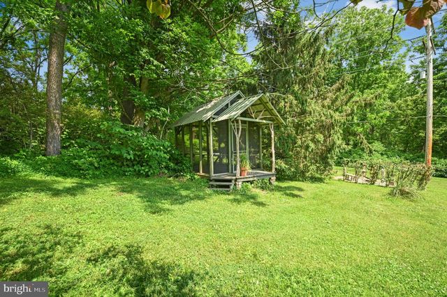 1867 OLD MILL RD, Bethlehem, PA 18015