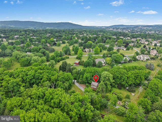 1867 OLD MILL RD, Bethlehem, PA 18015