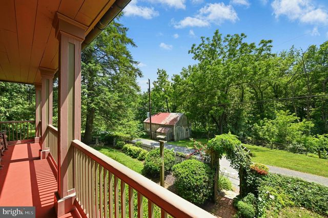 1867 OLD MILL RD, Bethlehem, PA 18015