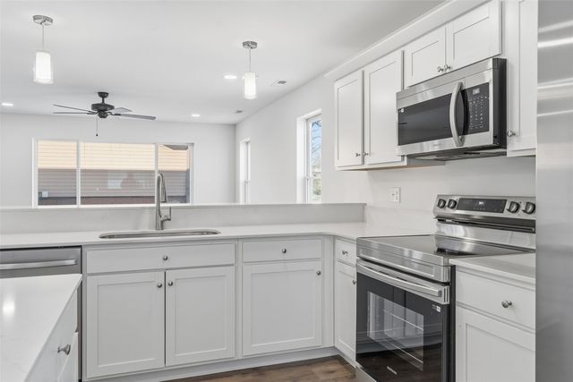 225 Clymer Road, Hiawatha, IA 52233