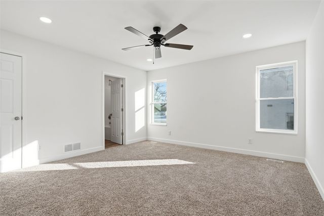 225 Clymer Road, Hiawatha, IA 52233