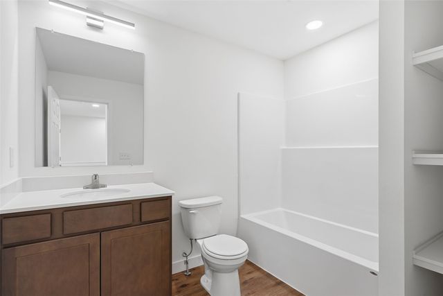 225 Clymer Road, Hiawatha, IA 52233