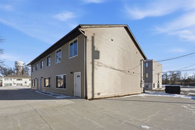 225 Clymer Road, Hiawatha, IA 52233