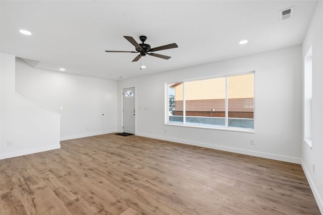 225 Clymer Road, Hiawatha, IA 52233