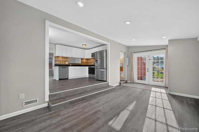 30534 Hennigan Street, Roseville, MI 48066