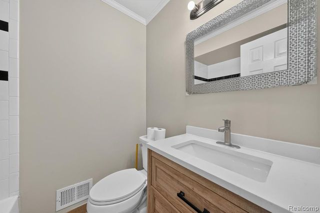 30534 Hennigan Street, Roseville, MI 48066