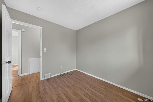 30534 Hennigan Street, Roseville, MI 48066