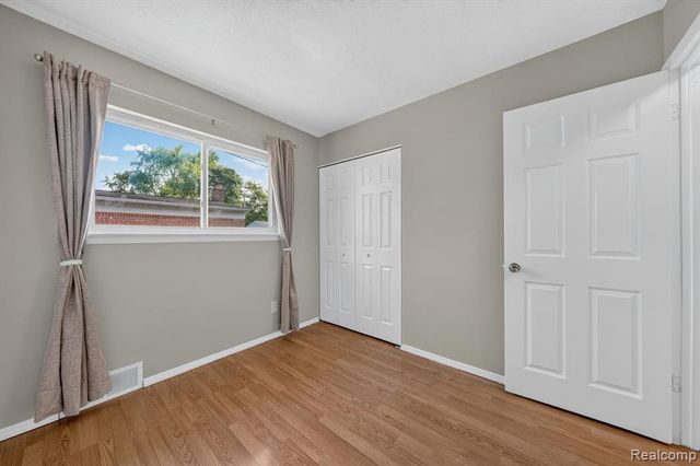 30534 Hennigan Street, Roseville, MI 48066