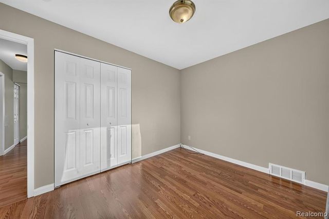 30534 Hennigan Street, Roseville, MI 48066