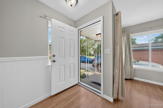 30534 Hennigan Street, Roseville, MI 48066