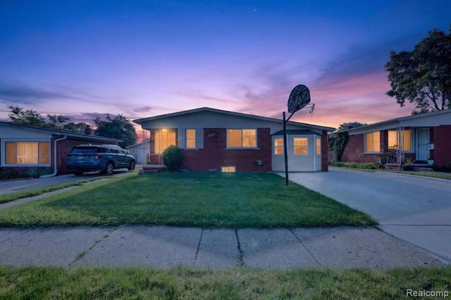 30534 Hennigan Street, Roseville, MI 48066