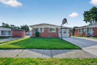 30534 Hennigan Street, Roseville, MI 48066